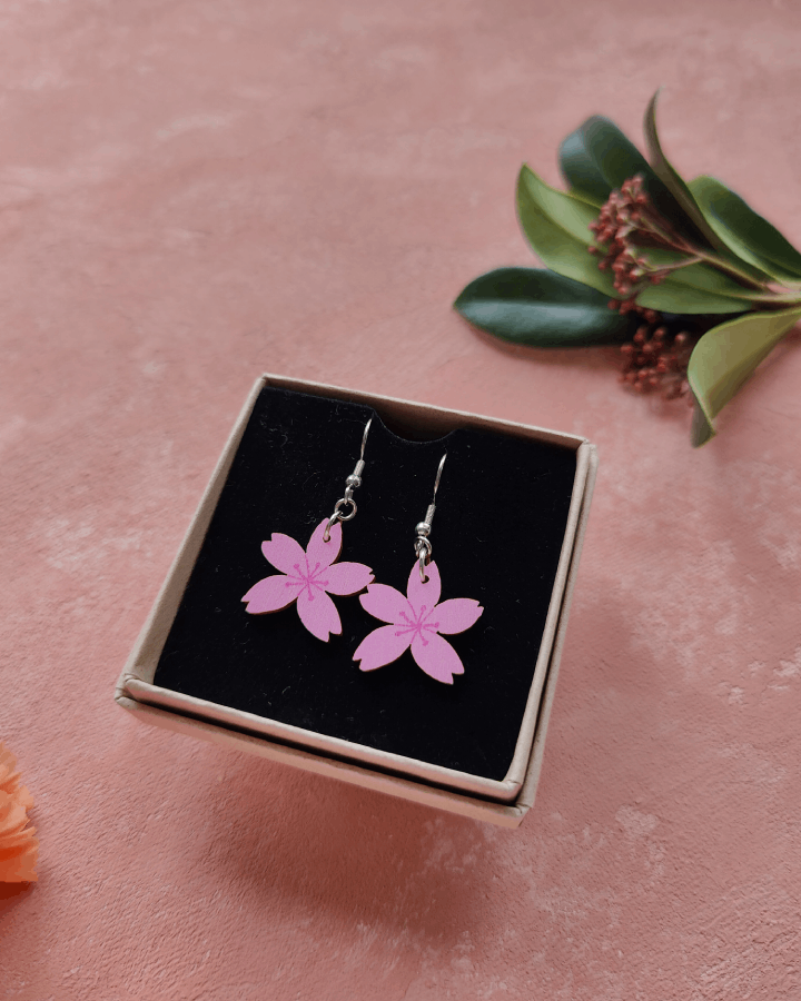 Kirsikankukka | Korvakorut koukuilla