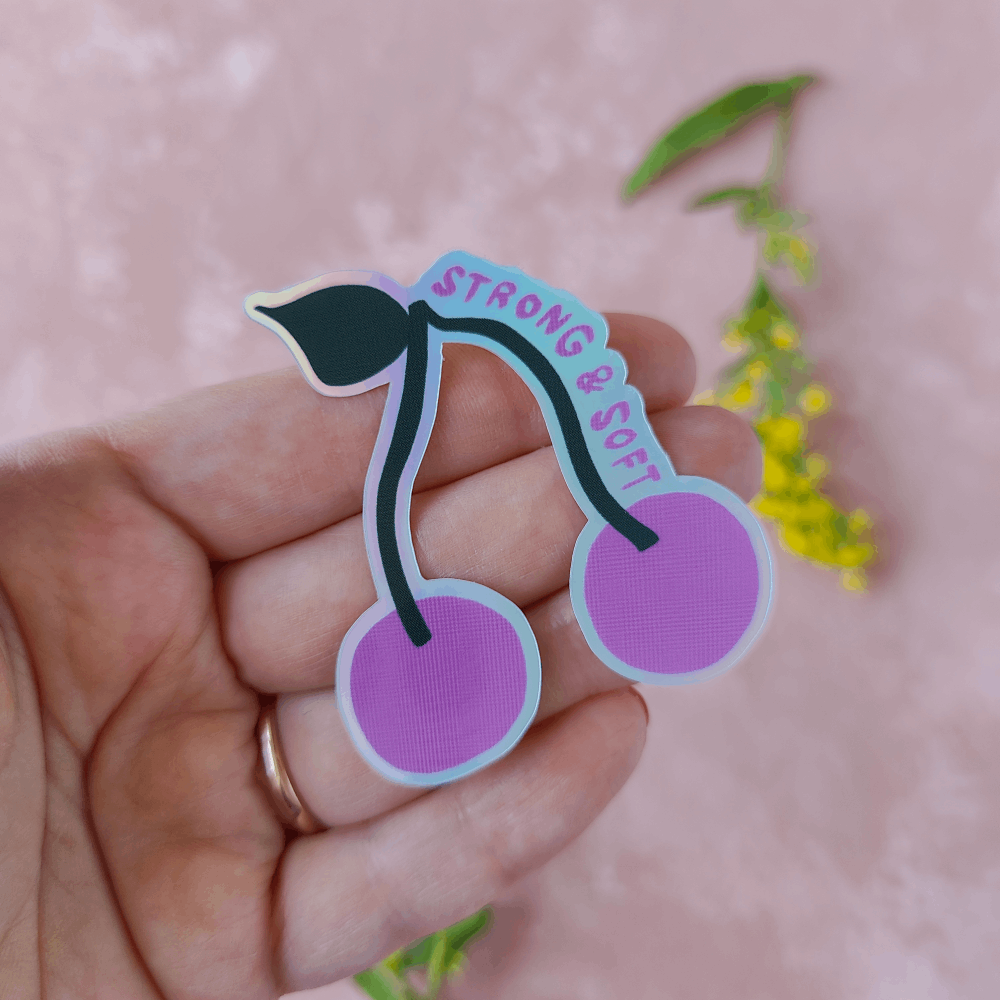 Strong & Soft | Holograafinen tarra