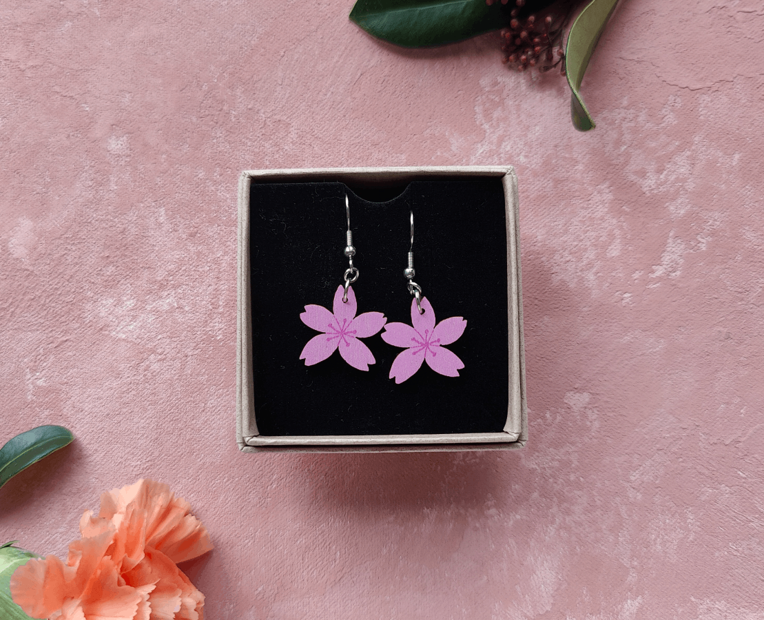 Kirsikankukka | Korvakorut koukuilla